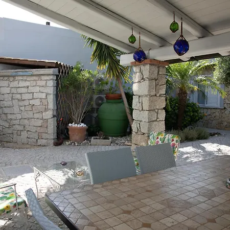 Hibiscus Bed & Breakfast