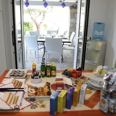 Bed and Breakfast Hibiscus 3*